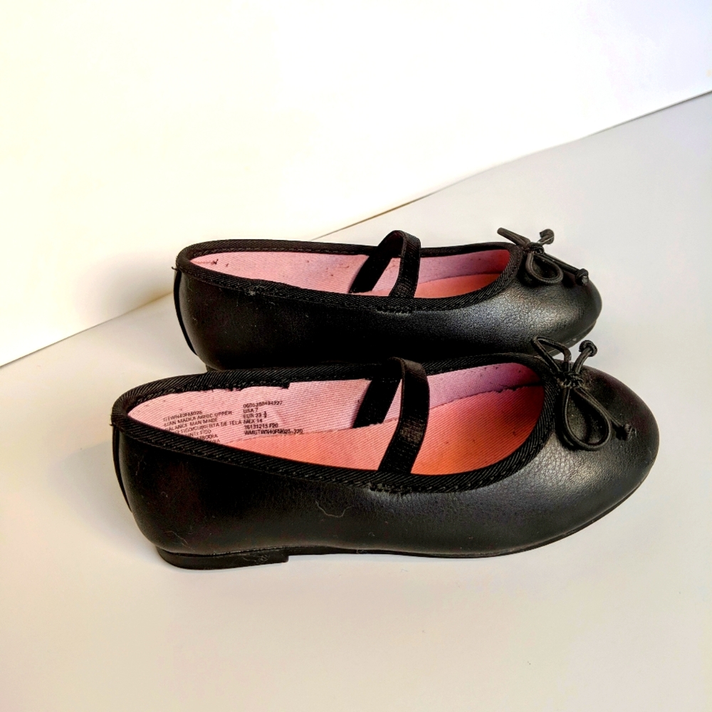 Black ballet shoes